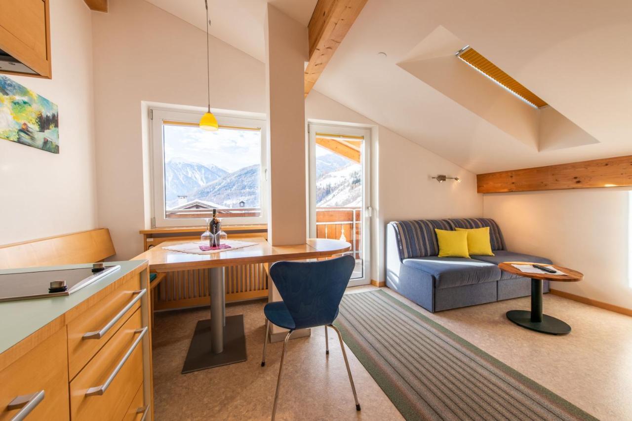 Aparthotel Garni Almrausch 3*