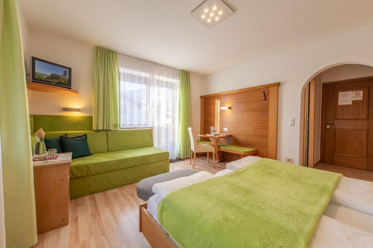 Garni Almrausch 3* Burgusio